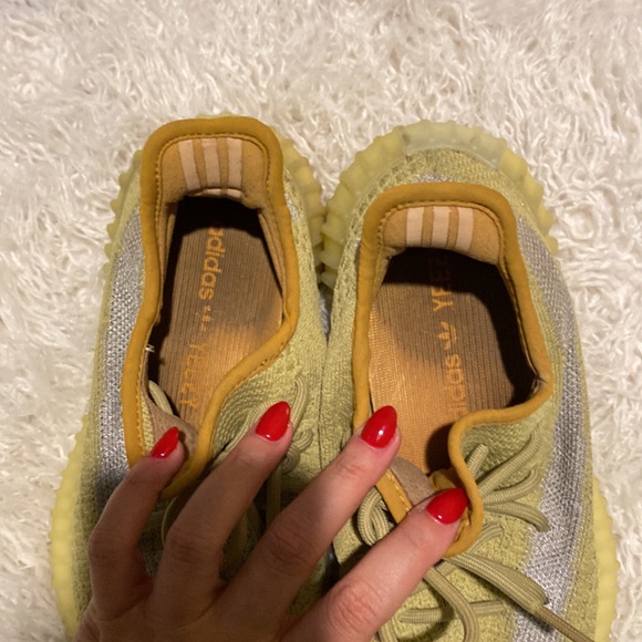 Yeezy Boost 350 V2 Marsh size men’s 4.5 - Picture 4 of 5